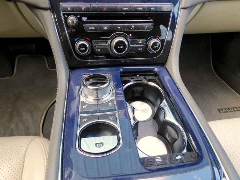 Used 2013 Jaguar Xj AWD Used 2013 Jaguar Xj AWD for sale at Metro West Motorcars LLC in Shrewsbury MA 12