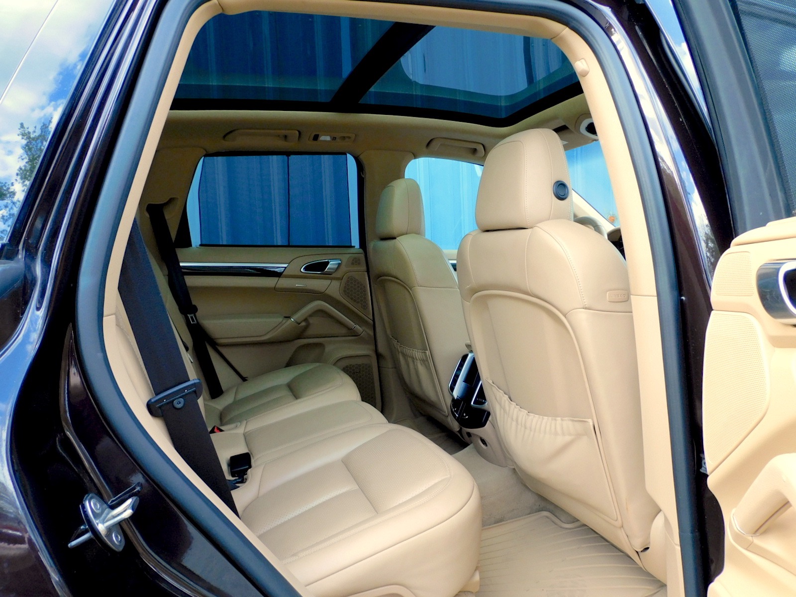 Used 2017 Porsche Cayenne S E-Hybrid Platinum Edition AWD Used 2017 Porsche Cayenne S E-Hybrid Platinum Edition AWD for sale  at Metro West Motorcars LLC in Shrewsbury MA 18