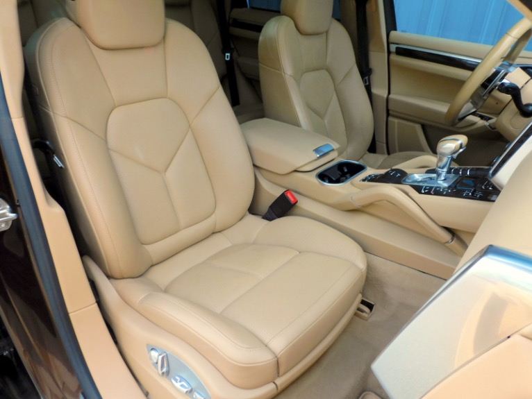 Used 2017 Porsche Cayenne S E-Hybrid Platinum Edition AWD Used 2017 Porsche Cayenne S E-Hybrid Platinum Edition AWD for sale at Metro West Motorcars LLC in Shrewsbury MA 19