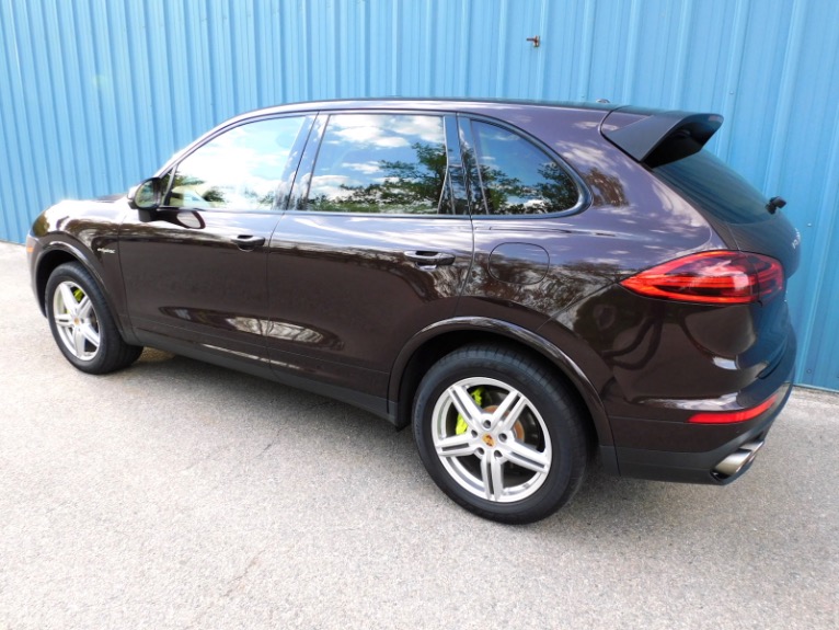 Used 2017 Porsche Cayenne S E-Hybrid Platinum Edition AWD Used 2017 Porsche Cayenne S E-Hybrid Platinum Edition AWD for sale at Metro West Motorcars LLC in Shrewsbury MA 3