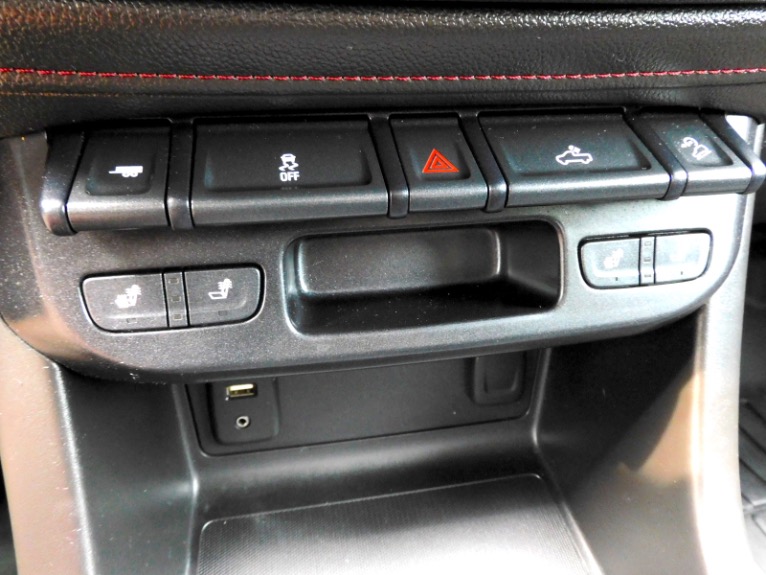 Used 2015 GMC Canyon 4WD Crew Cab 140.5 SLE Used 2015 GMC Canyon 4WD Crew Cab 140.5 SLE for sale at Metro West Motorcars LLC in Shrewsbury MA 21