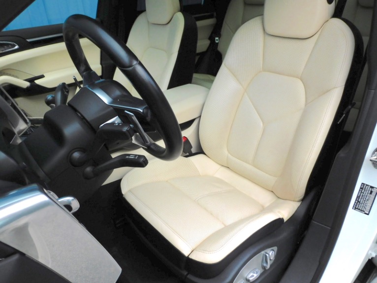 Used 2017 Porsche Cayenne S E-Hybrid Platinum Edition AWD Used 2017 Porsche Cayenne S E-Hybrid Platinum Edition AWD for sale at Metro West Motorcars LLC in Shrewsbury MA 14
