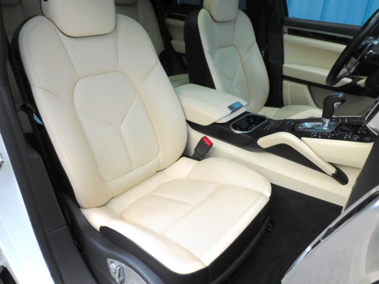Used 2017 Porsche Cayenne S E-Hybrid Platinum Edition AWD Used 2017 Porsche Cayenne S E-Hybrid Platinum Edition AWD for sale at Metro West Motorcars LLC in Shrewsbury MA 19