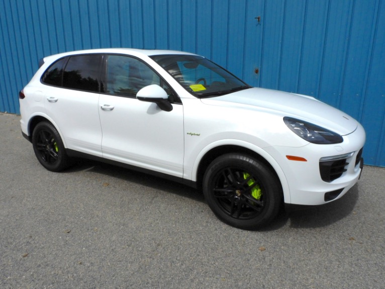 Used 2017 Porsche Cayenne S E-Hybrid Platinum Edition AWD Used 2017 Porsche Cayenne S E-Hybrid Platinum Edition AWD for sale at Metro West Motorcars LLC in Shrewsbury MA 7