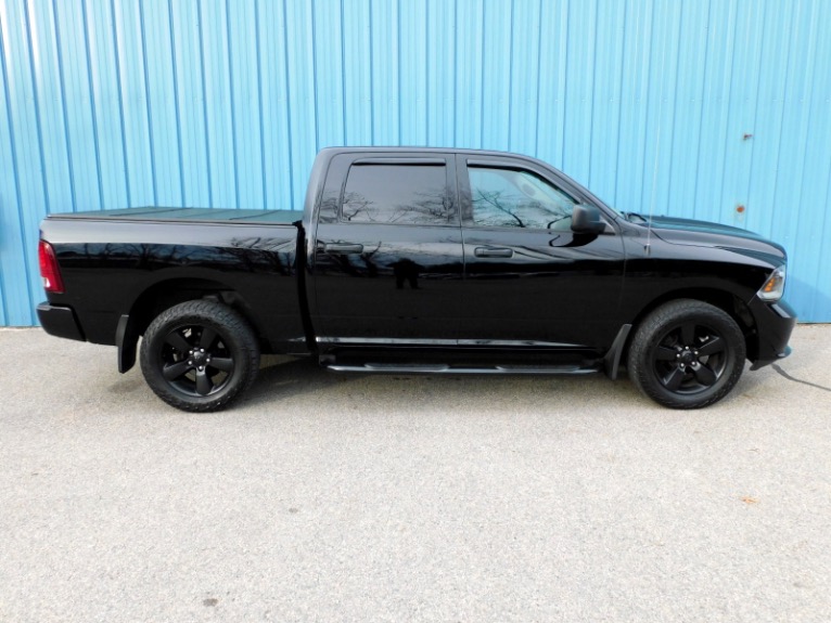Used 2015 Ram 1500 4WD Crew Cab 140.5 Express Used 2015 Ram 1500 4WD Crew Cab 140.5 Express for sale  at Metro West Motorcars LLC in Shrewsbury MA 6