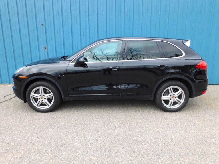 Used 2014 Porsche Cayenne Diesel Platinum Edition Used 2014 Porsche Cayenne Diesel Platinum Edition for sale  at Metro West Motorcars LLC in Shrewsbury MA 2