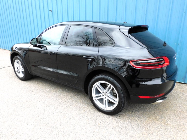 Used 2018 Porsche Macan AWD Used 2018 Porsche Macan AWD for sale  at Metro West Motorcars LLC in Shrewsbury MA 3