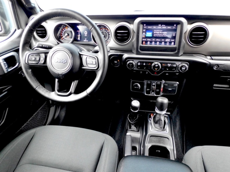 Used 2021 Jeep Gladiator Willys 4x4 Used 2021 Jeep Gladiator Willys 4x4 for sale  at Metro West Motorcars LLC in Shrewsbury MA 10