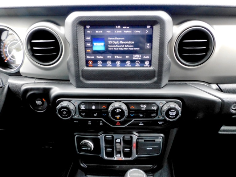 Used 2021 Jeep Gladiator Willys 4x4 Used 2021 Jeep Gladiator Willys 4x4 for sale  at Metro West Motorcars LLC in Shrewsbury MA 11