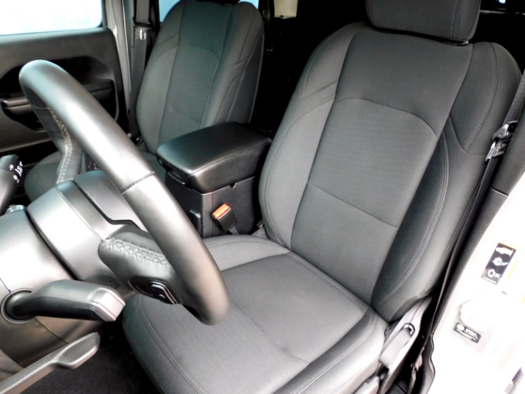 Used 2021 Jeep Gladiator Willys 4x4 Used 2021 Jeep Gladiator Willys 4x4 for sale  at Metro West Motorcars LLC in Shrewsbury MA 14