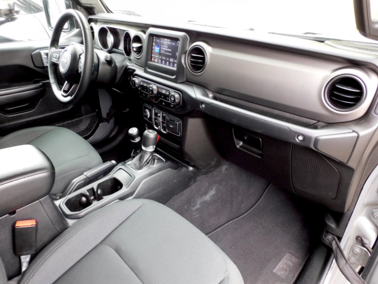 Used 2021 Jeep Gladiator Willys 4x4 Used 2021 Jeep Gladiator Willys 4x4 for sale  at Metro West Motorcars LLC in Shrewsbury MA 20