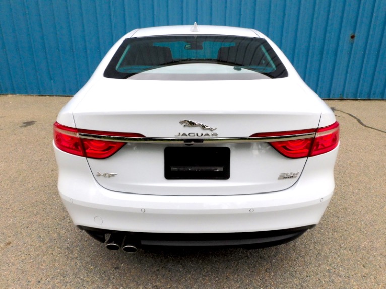 Used 2018 Jaguar Xf Sedan 20d Premium AWD Used 2018 Jaguar Xf Sedan 20d Premium AWD for sale at Metro West Motorcars LLC in Shrewsbury MA 4