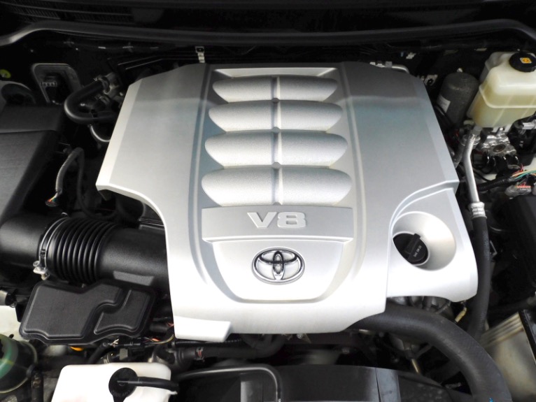 Used 2019 Toyota Land Cruiser 4WD (Natl) Used 2019 Toyota Land Cruiser 4WD (Natl) for sale  at Metro West Motorcars LLC in Shrewsbury MA 31