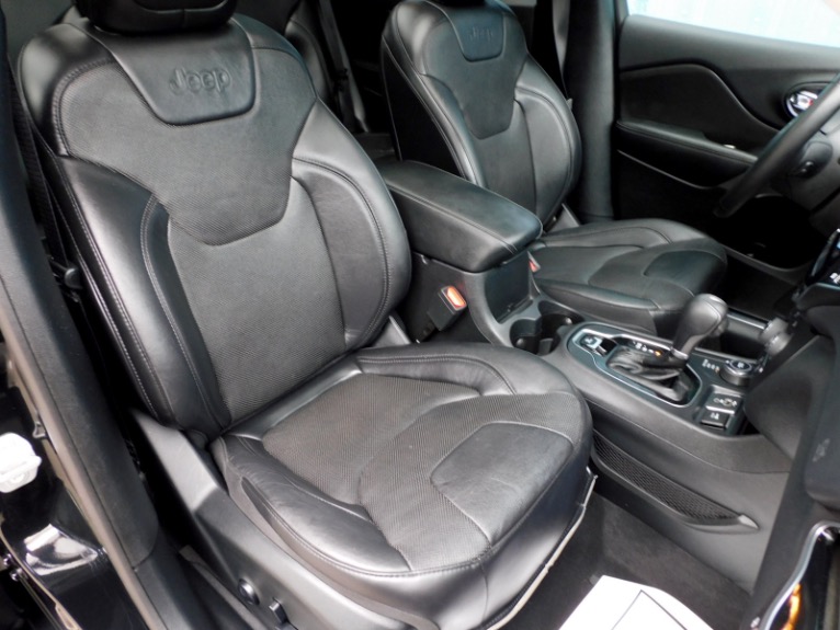 Used 2020 Jeep Cherokee Limited 4x4 Used 2020 Jeep Cherokee Limited 4x4 for sale  at Metro West Motorcars LLC in Shrewsbury MA 19