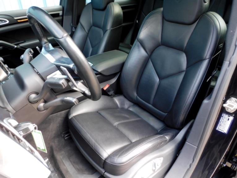Used 2017 Porsche Cayenne Platinum Edition AWD Used 2017 Porsche Cayenne Platinum Edition AWD for sale at Metro West Motorcars LLC in Shrewsbury MA 14