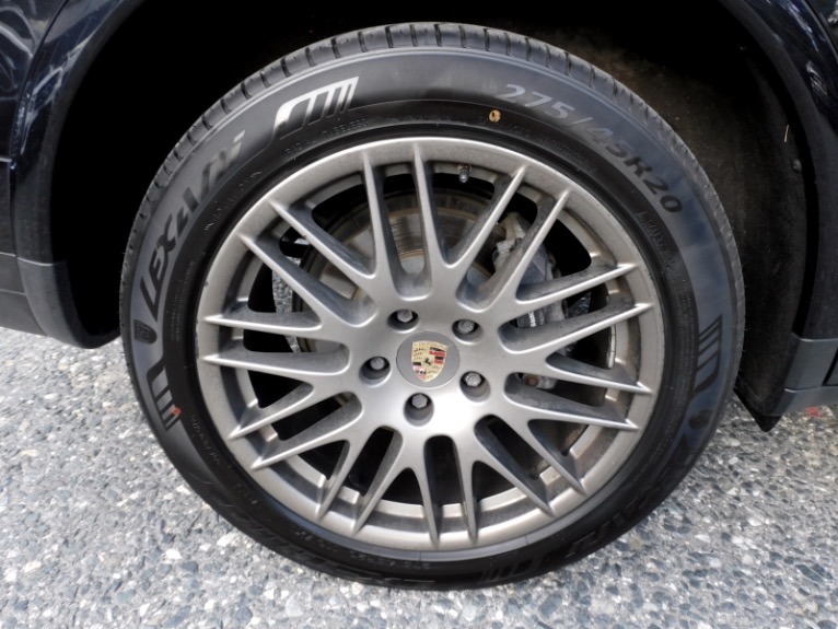 Used 2017 Porsche Cayenne Platinum Edition AWD Used 2017 Porsche Cayenne Platinum Edition AWD for sale at Metro West Motorcars LLC in Shrewsbury MA 24