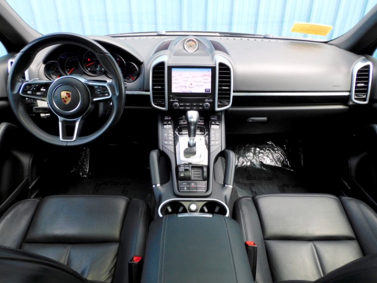Used 2017 Porsche Cayenne Platinum Edition AWD Used 2017 Porsche Cayenne Platinum Edition AWD for sale at Metro West Motorcars LLC in Shrewsbury MA 9