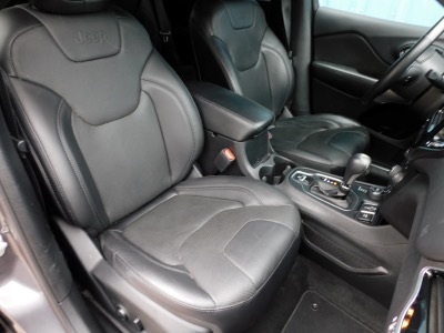 Used 2019 Jeep Cherokee Limited High Altitude 4x4 Used 2019 Jeep Cherokee Limited High Altitude 4x4 for sale  at Metro West Motorcars LLC in Shrewsbury MA 19