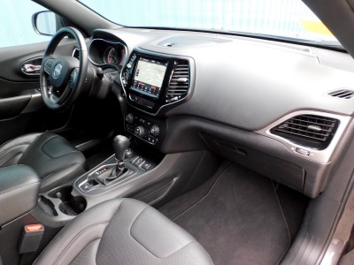 Used 2019 Jeep Cherokee Limited High Altitude 4x4 Used 2019 Jeep Cherokee Limited High Altitude 4x4 for sale  at Metro West Motorcars LLC in Shrewsbury MA 20