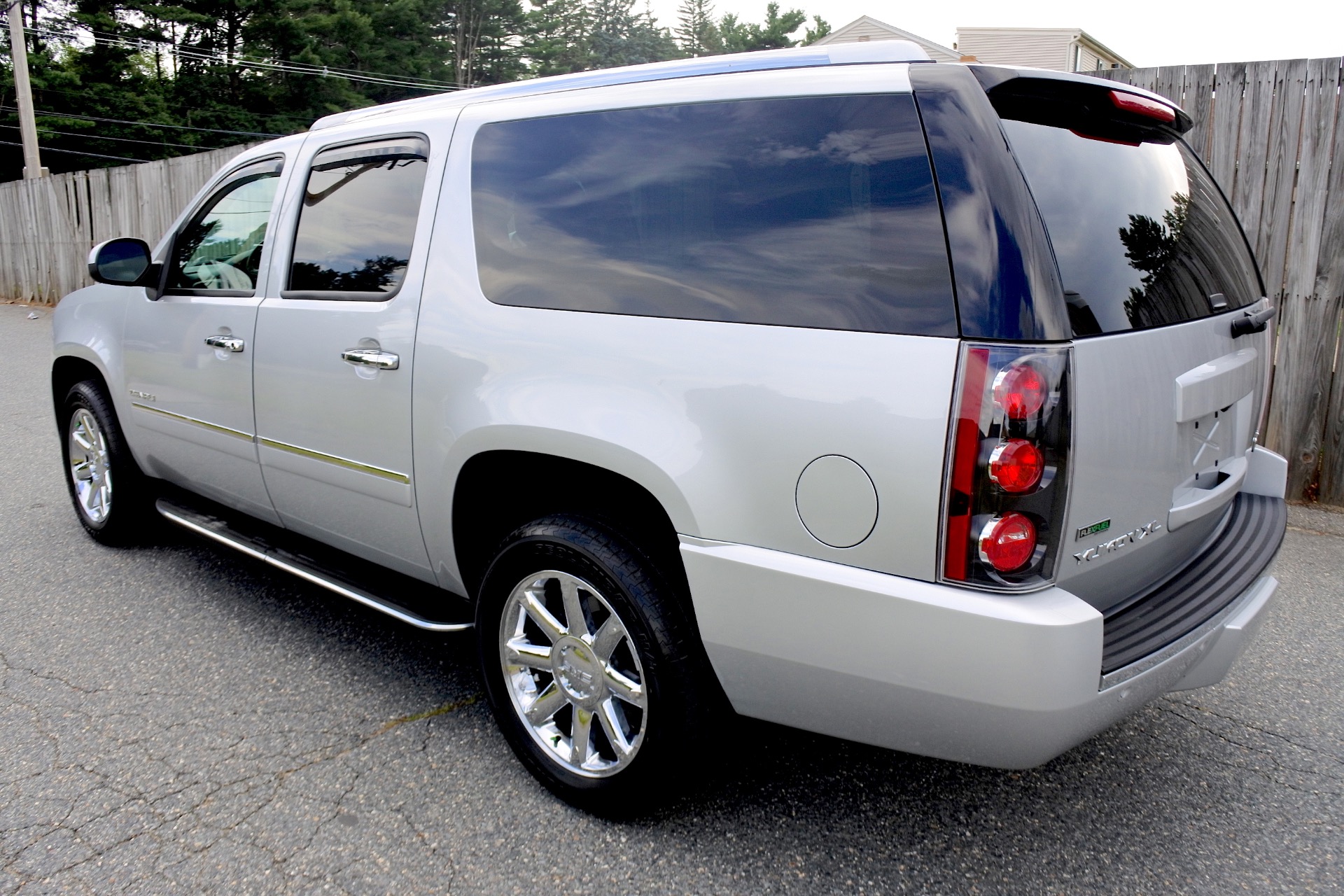 Gmc yukon черный