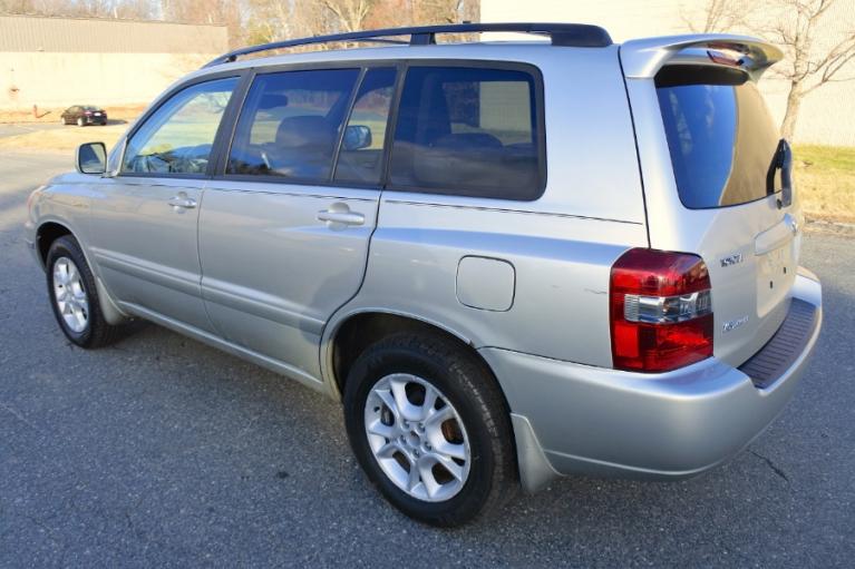 Used 2006 Toyota Highlander 4dr V6 4WD Limited w/3rd Row (Natl) Used 2006 Toyota Highlander 4dr V6 4WD Limited w/3rd Row (Natl) for sale  at Metro West Motorcars LLC in Shrewsbury MA 3