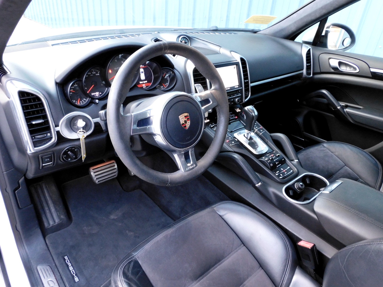 2013 Porsche Cayenne GTS photo 12