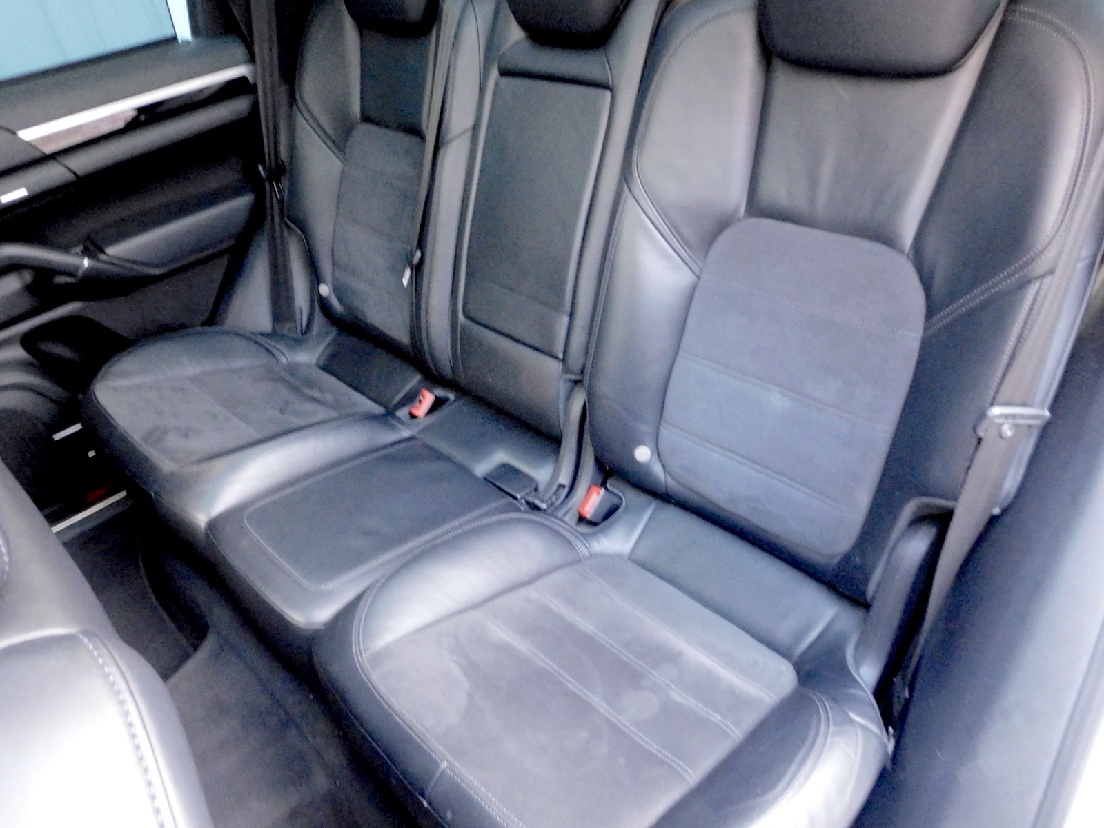 2013 Porsche Cayenne GTS photo 15