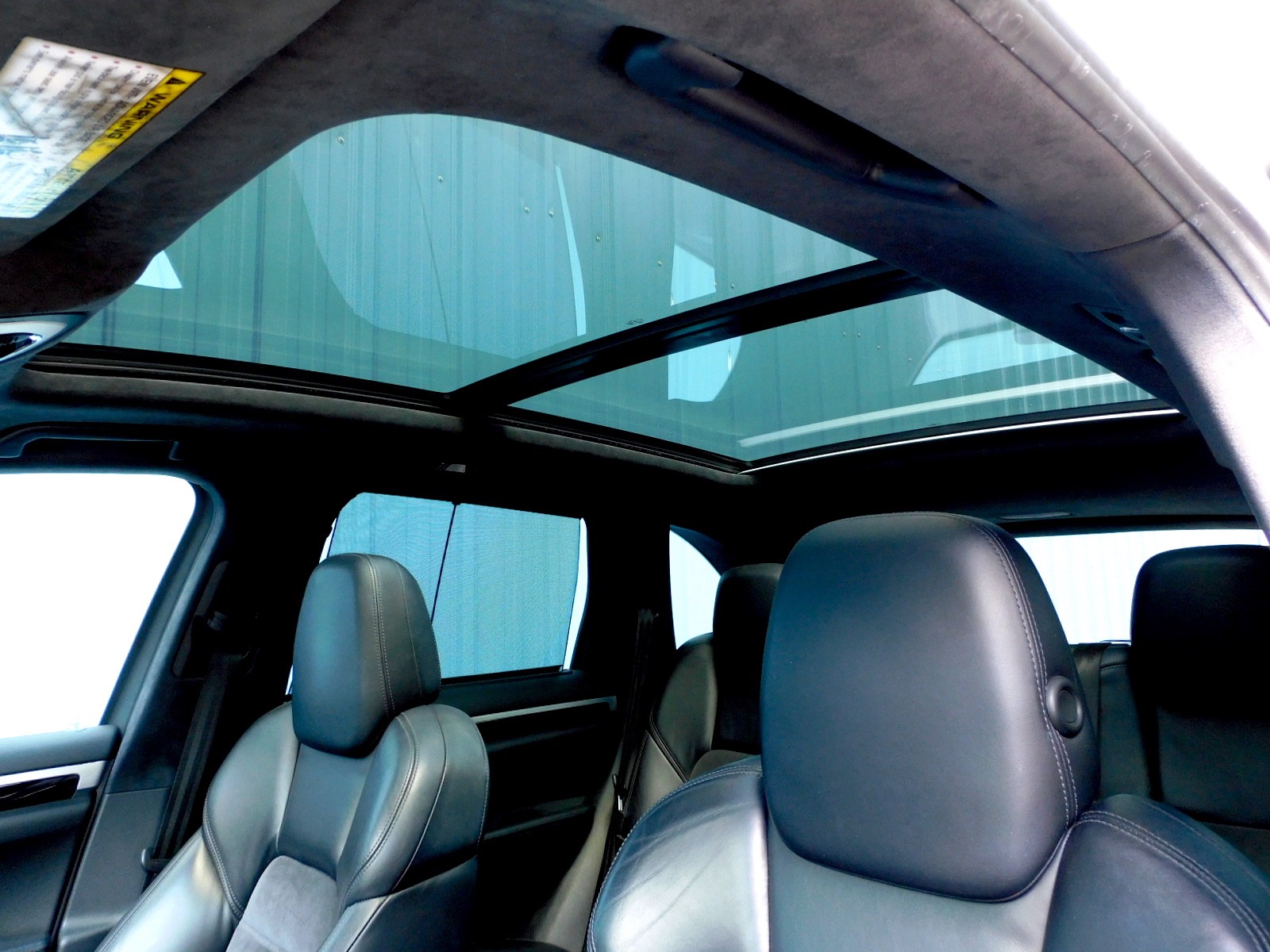 2013 Porsche Cayenne GTS photo 20