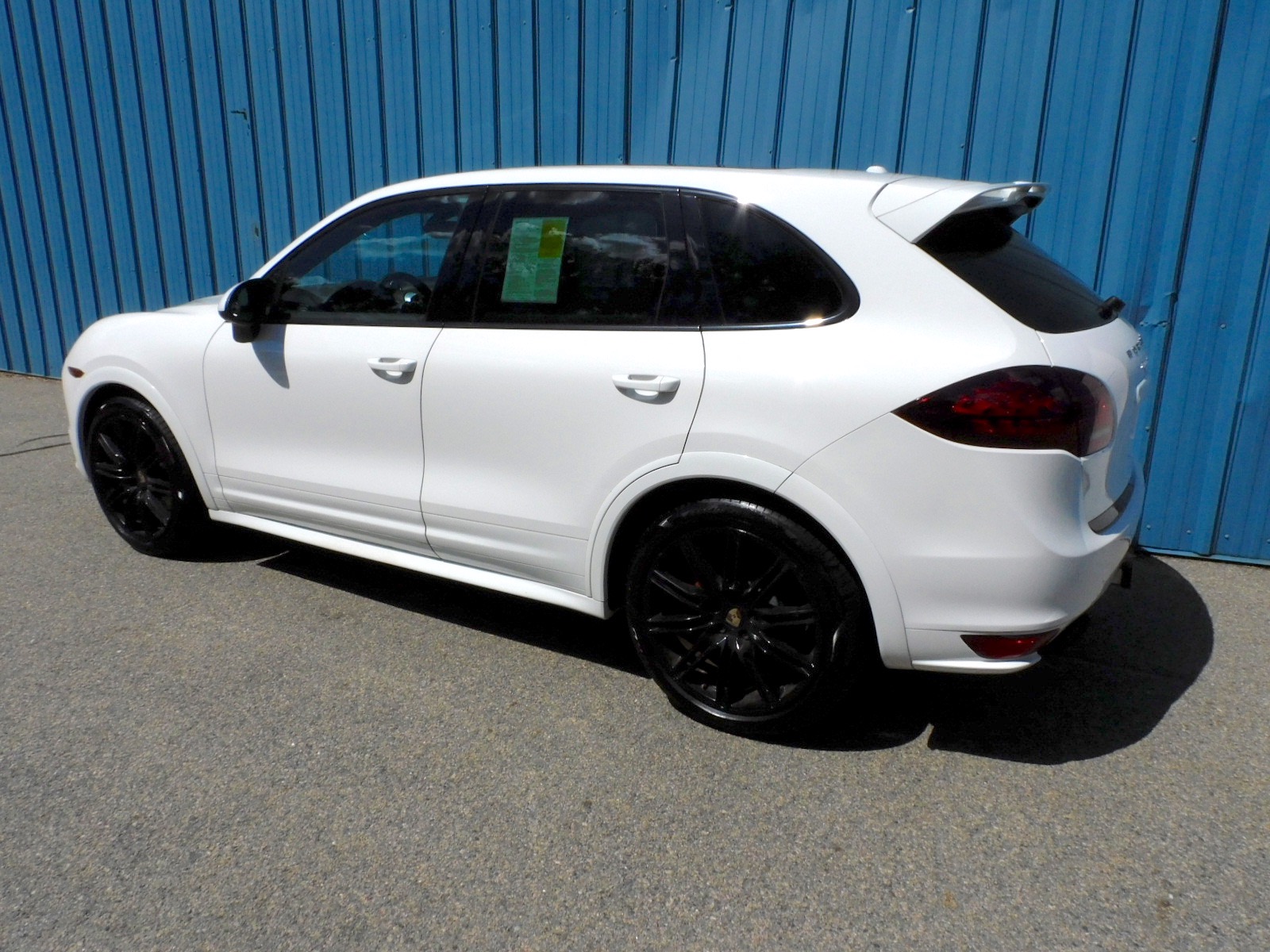 2013 Porsche Cayenne GTS photo 2