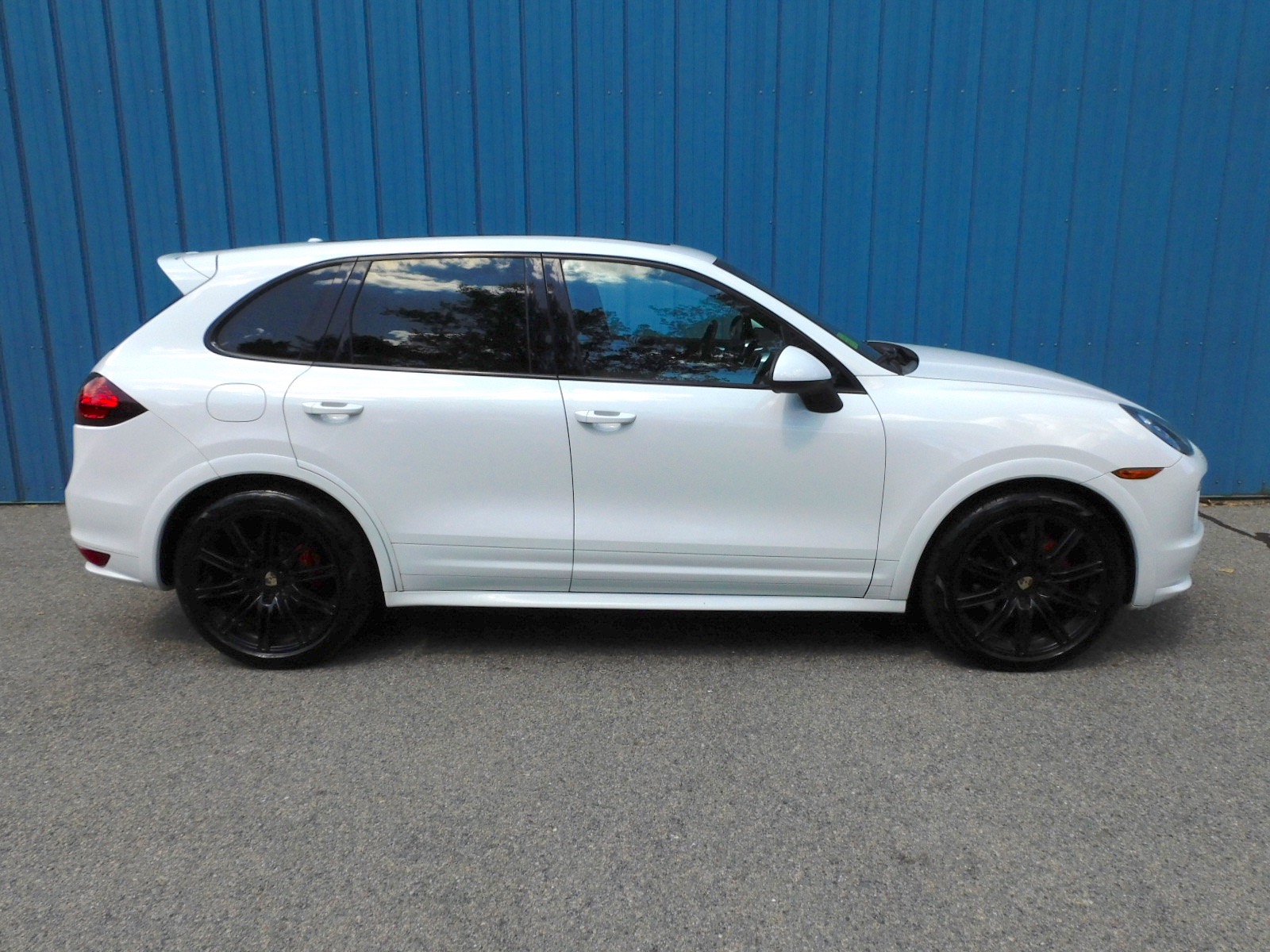 2013 Porsche Cayenne GTS photo 5