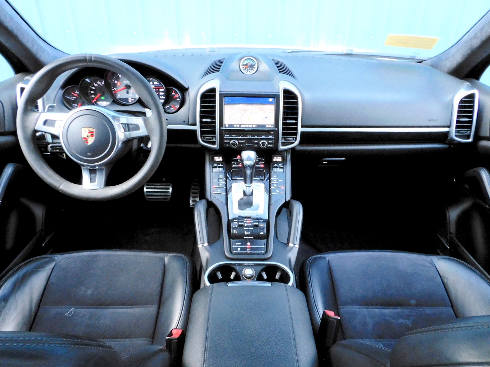 2013 Porsche Cayenne GTS photo 8