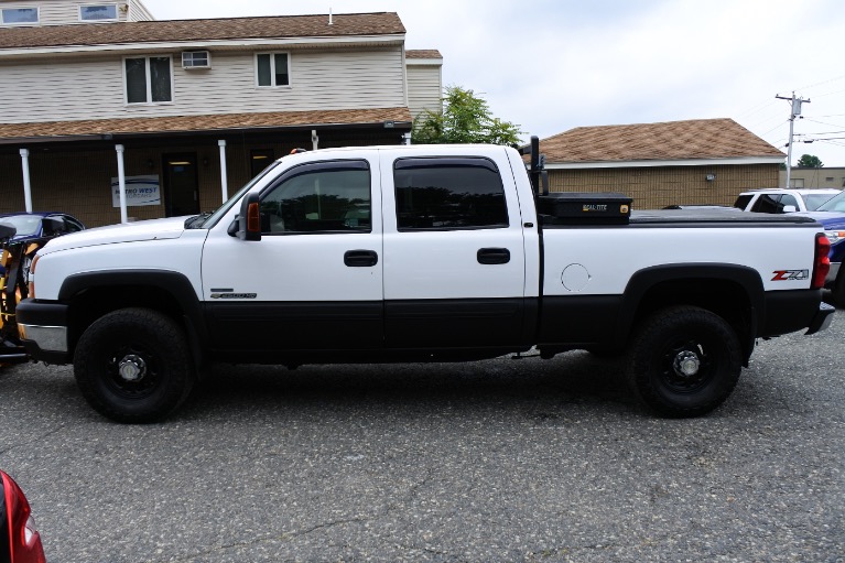 Used 2006 Chevrolet Silverado 2500hd Crew Cab 153' WB 4WD LT3 Used 2006 Chevrolet Silverado 2500hd Crew Cab 153' WB 4WD LT3 for sale  at Metro West Motorcars LLC in Shrewsbury MA 2