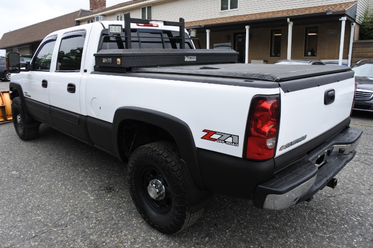 Used 2006 Chevrolet Silverado 2500hd Crew Cab 153' WB 4WD LT3 Used 2006 Chevrolet Silverado 2500hd Crew Cab 153' WB 4WD LT3 for sale  at Metro West Motorcars LLC in Shrewsbury MA 3