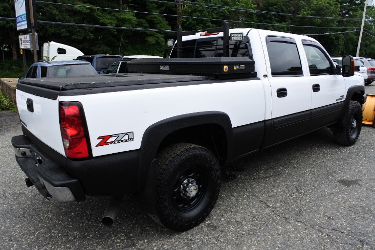 Used 2006 Chevrolet Silverado 2500hd Crew Cab 153' WB 4WD LT3 Used 2006 Chevrolet Silverado 2500hd Crew Cab 153' WB 4WD LT3 for sale  at Metro West Motorcars LLC in Shrewsbury MA 5