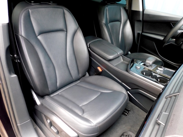 Used 2019 Audi Q7 SE Premium 55 TFSI quattro Used 2019 Audi Q7 SE Premium 55 TFSI quattro for sale at Metro West Motorcars LLC in Shrewsbury MA 21