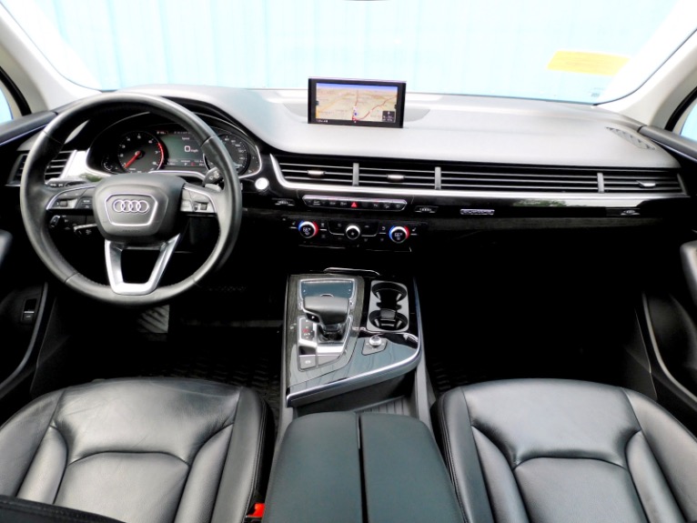 Used 2019 Audi Q7 SE Premium 55 TFSI quattro Used 2019 Audi Q7 SE Premium 55 TFSI quattro for sale at Metro West Motorcars LLC in Shrewsbury MA 9