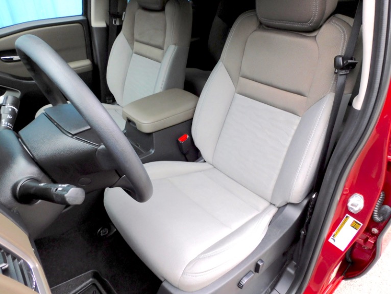 Used 2022 Nissan Frontier Crew Cab 4x4 SV Auto Used 2022 Nissan Frontier Crew Cab 4x4 SV Auto for sale at Metro West Motorcars LLC in Shrewsbury MA 14