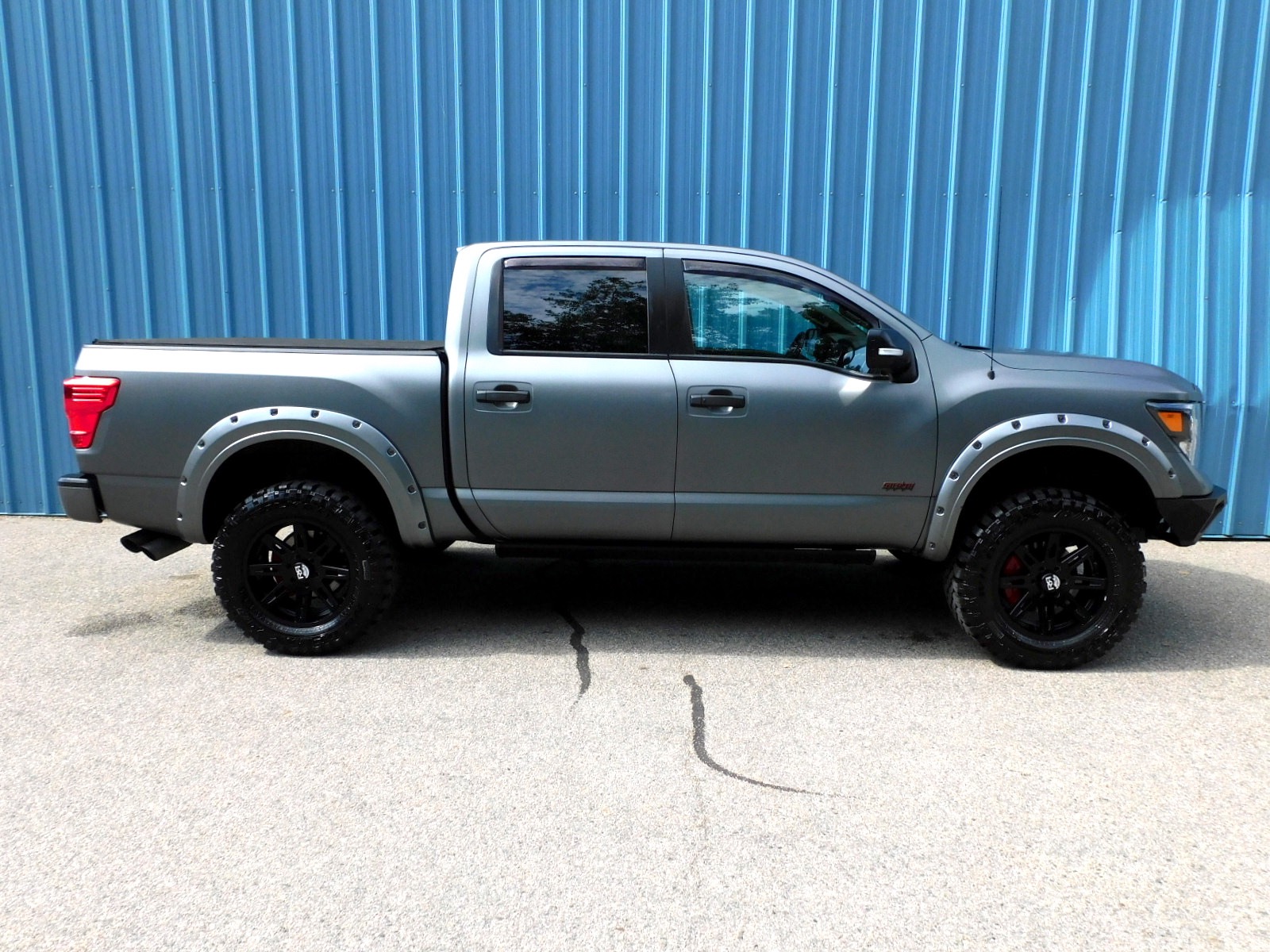 Amazing Titan Sv Crew Cab Gallery