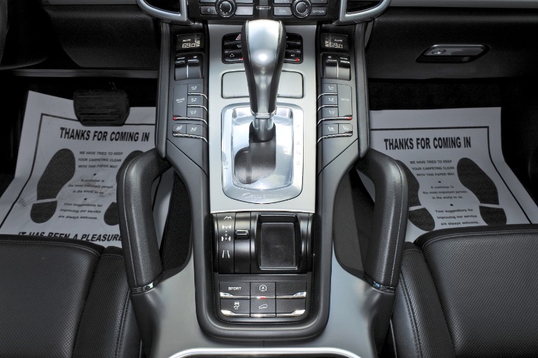Used 2011 Porsche Cayenne AWD Used 2011 Porsche Cayenne AWD for sale at Metro West Motorcars LLC in Shrewsbury MA 12
