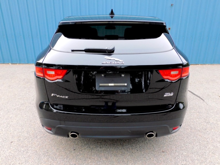 Used 2017 Jaguar F-PACE 35t AWD Used 2017 Jaguar F-PACE 35t AWD for sale at Metro West Motorcars LLC in Shrewsbury MA 4