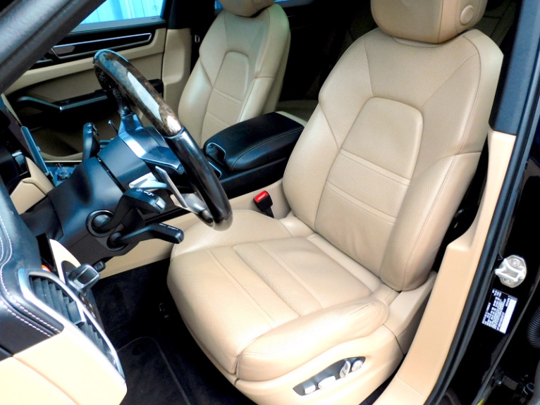 Used 2021 Porsche Cayenne S AWD Used 2021 Porsche Cayenne S AWD for sale  at Metro West Motorcars LLC in Shrewsbury MA 14