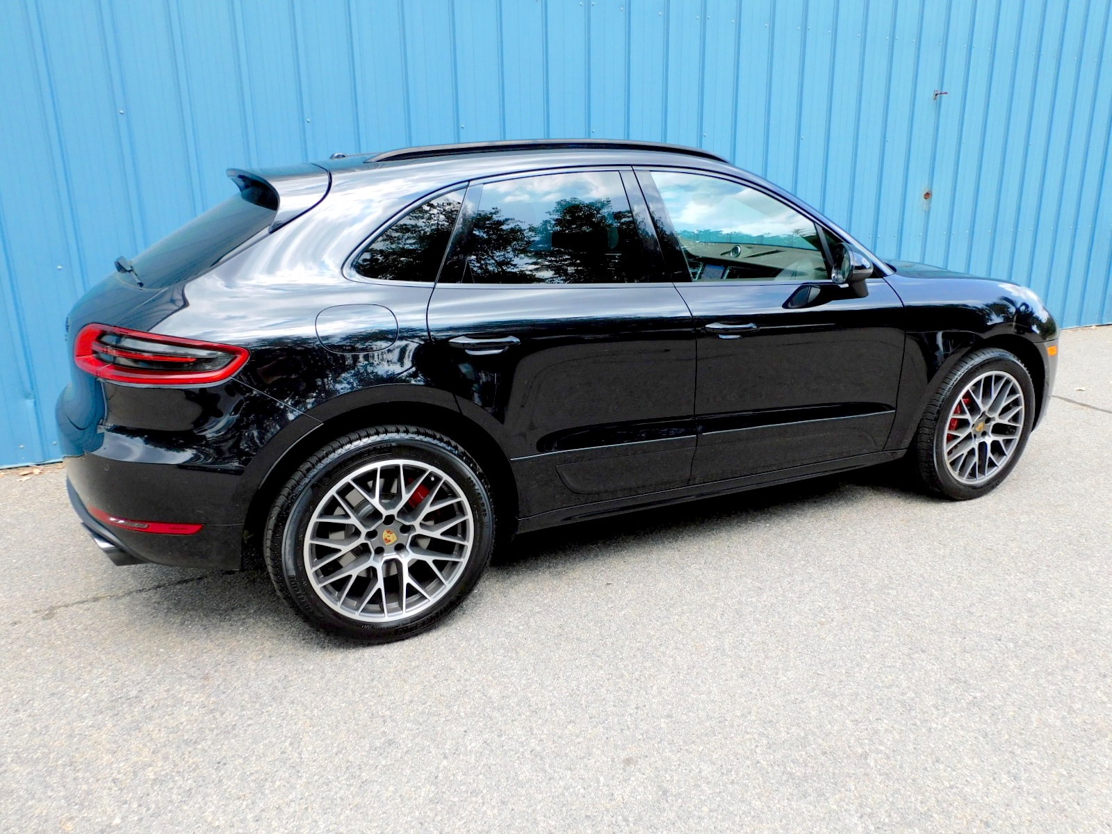 2017 Porsche Macan Turbo photo 3