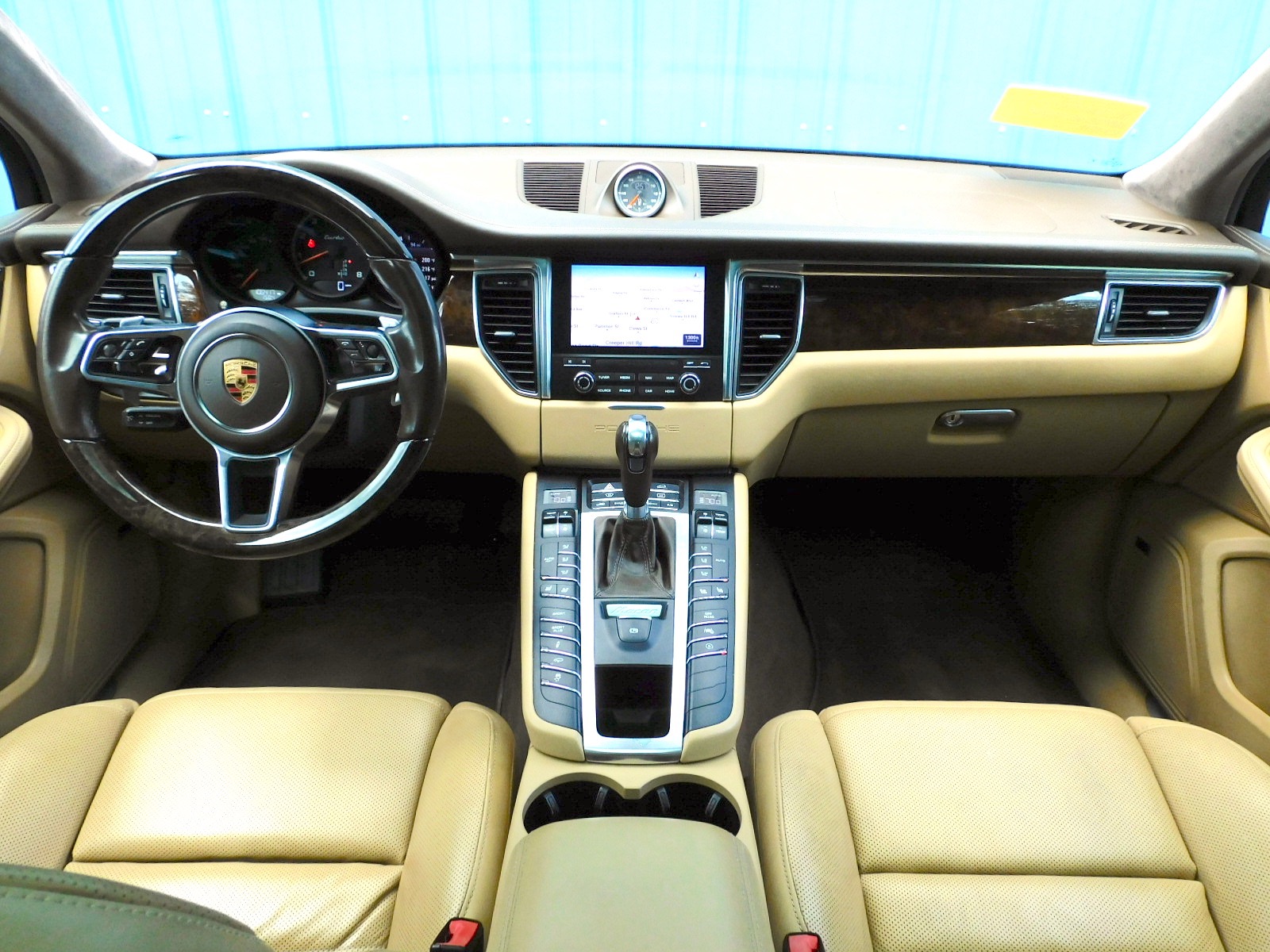 2017 Porsche Macan Turbo photo 6