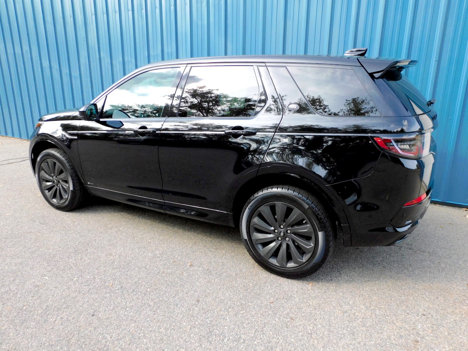 2020 Land Rover Discovery Sport SE R-Dynamic photo 3