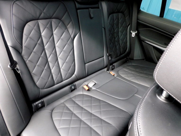 Used 2025 BMW X5 xDrive50e Plug-In Hybrid Used 2025 BMW X5 xDrive50e Plug-In Hybrid for sale  at Metro West Motorcars LLC in Shrewsbury MA 17