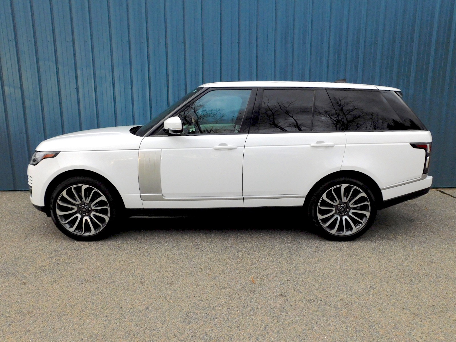 2021 Land Rover Range Rover P525 HSE HSE Westminster Edition photo 2