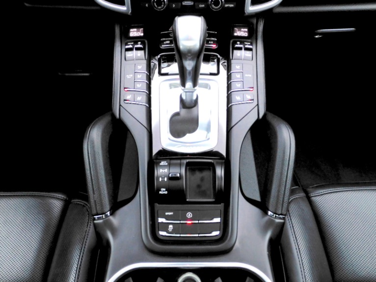 Used 2016 Porsche Cayenne AWD Used 2016 Porsche Cayenne AWD for sale  at Metro West Motorcars LLC in Shrewsbury MA 12