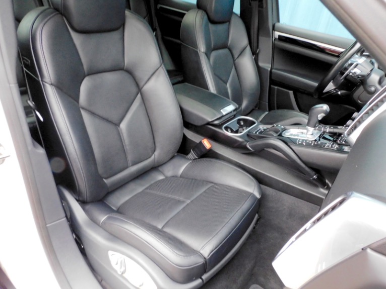 Used 2016 Porsche Cayenne AWD Used 2016 Porsche Cayenne AWD for sale  at Metro West Motorcars LLC in Shrewsbury MA 19
