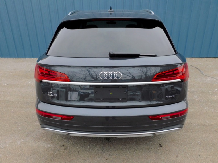 Used 2021 Audi Q5 Premium 45 TFSI quattro Used 2021 Audi Q5 Premium 45 TFSI quattro for sale  at Metro West Motorcars LLC in Shrewsbury MA 4