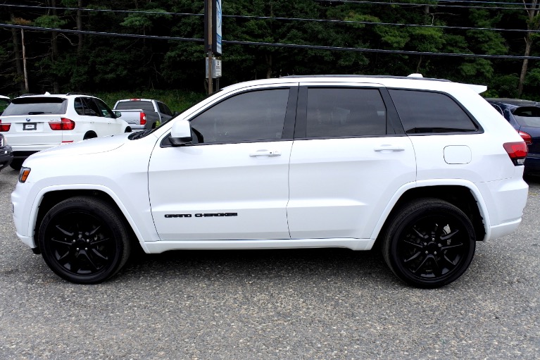 Used 2017 Jeep Grand Cherokee Altitude 4x4 Used 2017 Jeep Grand Cherokee Altitude 4x4 for sale at Metro West Motorcars LLC in Shrewsbury MA 2